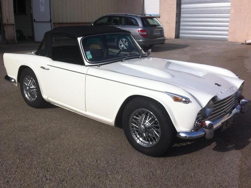 TRIUMPH TR4A IRS - Vendue